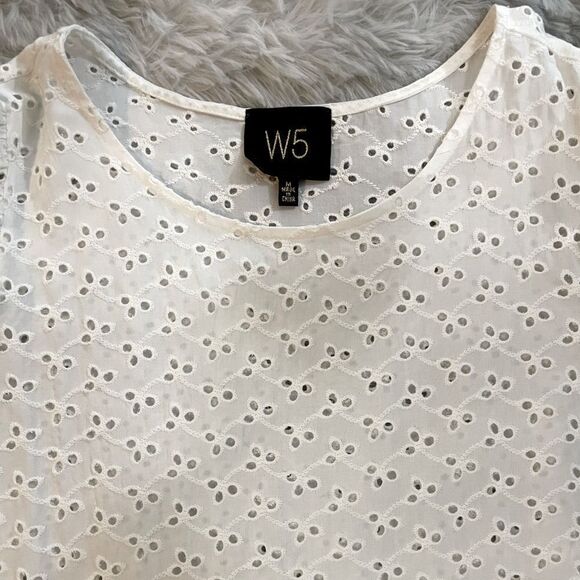 Eyelet Puff Sleeve Blouse. Size M - Picture 4 of 4